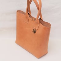 Image 4 of Large Travel Tote in vintage tan