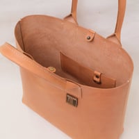 Image 6 of Large Travel Tote in vintage tan