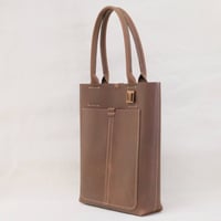 Image 4 of Bag 154 in vintage brown