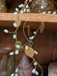Image 2 of Guirlande de Gui en laiton et perle 