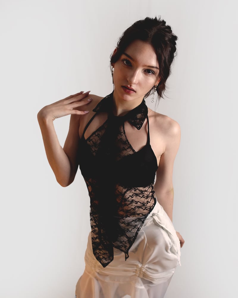 Image of ‘LUDIC‘ tie top lace