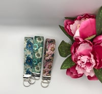 Image 4 of Daisies & Leopard Print Wristlet Keychains for Car Keys