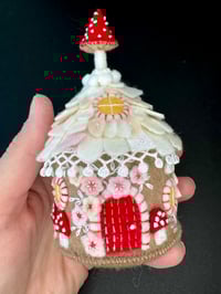 Image 5 of Frost Fairy Cottage 