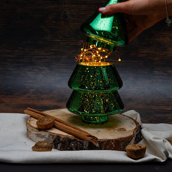 Image of Christmas Tree Jar Candle: Festive Candy