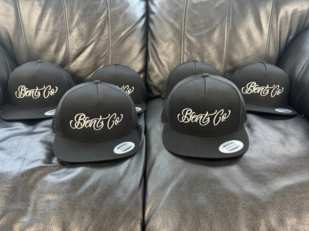 Bent Co. classic snap back black with white script