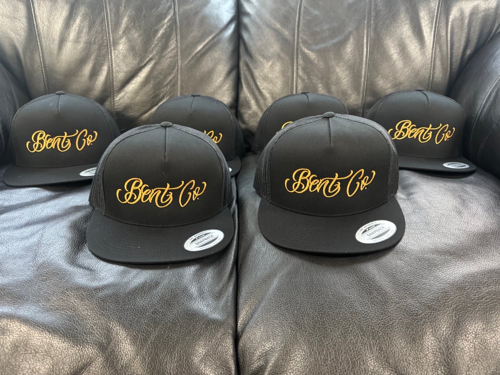 Bent Co. classic snap back black with gold script