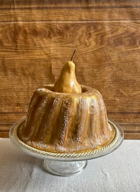 Image 2 of Charlotte poire factice en papier mâché 