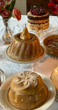 Image 1 of Charlotte poire factice en papier mâché 