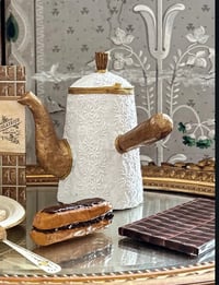 Image 1 of Chocolatière en papier maché et broderie ancienne 