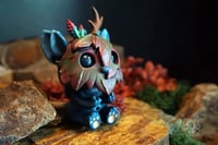 Image 2 of Brûn, the Shaman Ewok of Grimmiz Forest / Brûn, el chaman Ewok del bosque Grimmiz