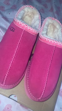 Image 2 of $50 Ugg vendor