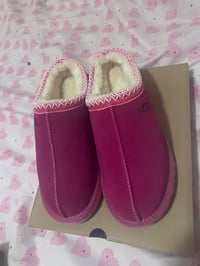 Image 3 of $50 Ugg vendor