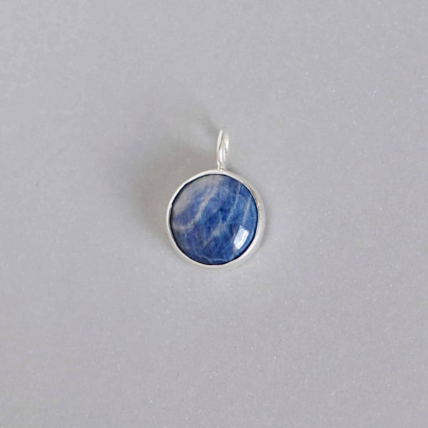 Image of Vietnam Light Blue Sapphire cabochon cut silver necklace