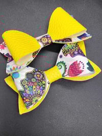 Image 1 of Yellow and white multi color 2pc hair bow set