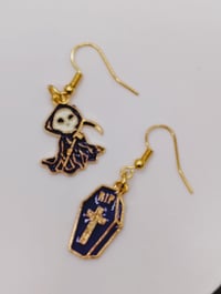 Image 4 of spooky Halloween earrings jewelry for Halloween