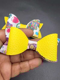 Image 4 of Yellow and white multi color 2pc hair bow set