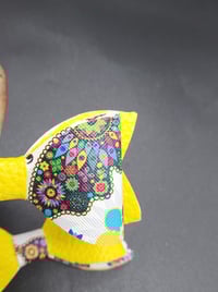 Image 6 of Yellow and white multi color 2pc hair bow set