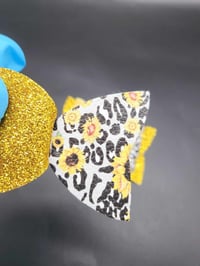Image 6 of Gold Glitter and sunflower 2pc hairbow set