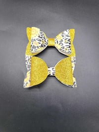 Image 7 of Gold Glitter and sunflower 2pc hairbow set