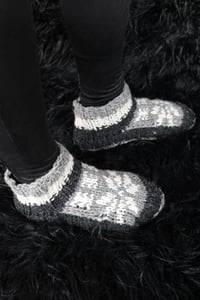 Image 2 of SHORT WOOL KNITWEAR SOCKS | SNOWFLAKE