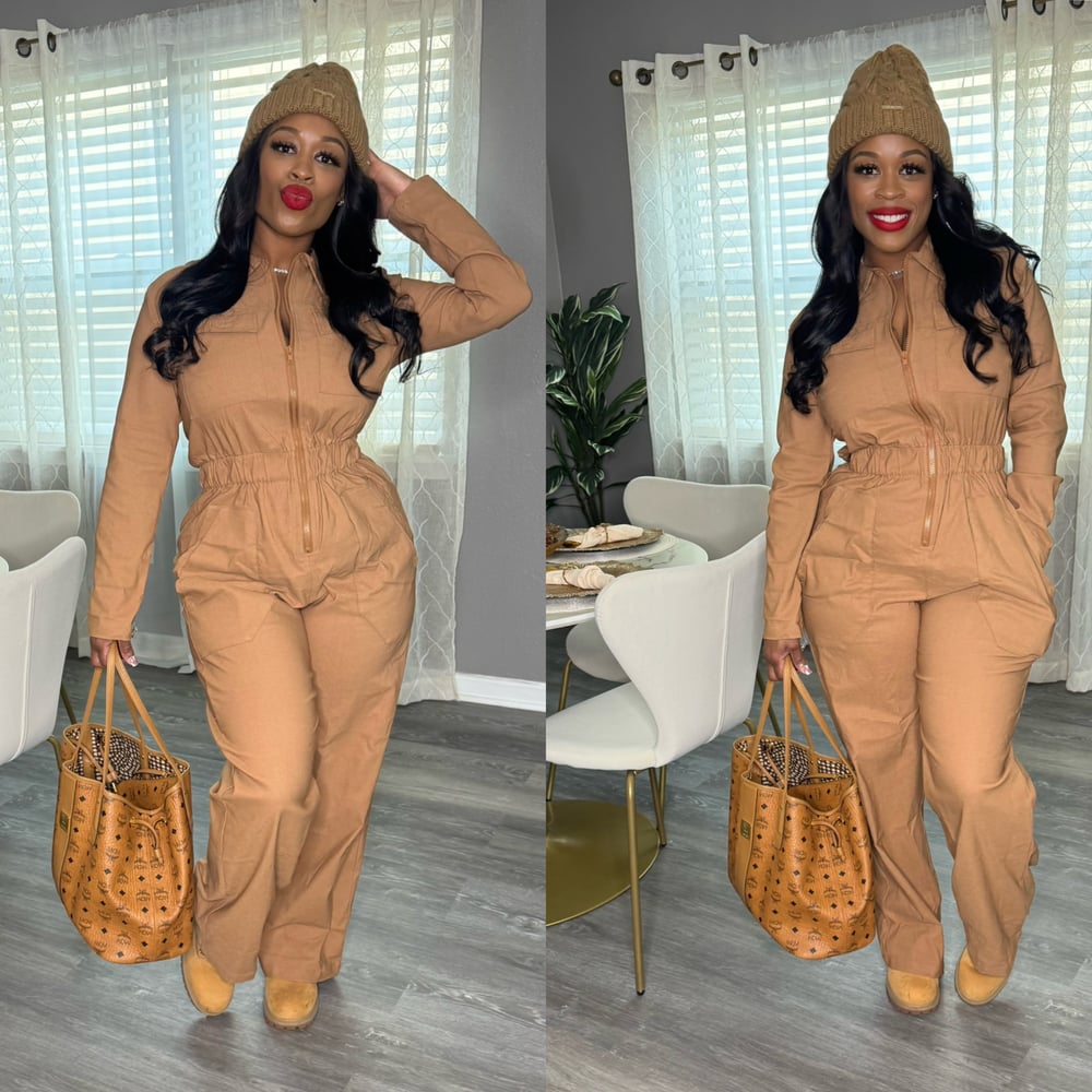 Image of Melanie stand 