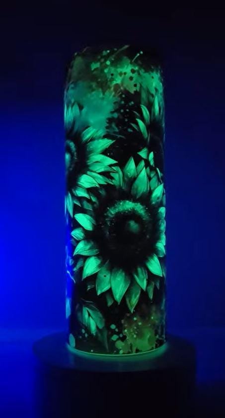 Image of Glow-in-the-Dark Sunflower 20oz Tumbler – Because Your Drinks Deserve a Little Nightlife!