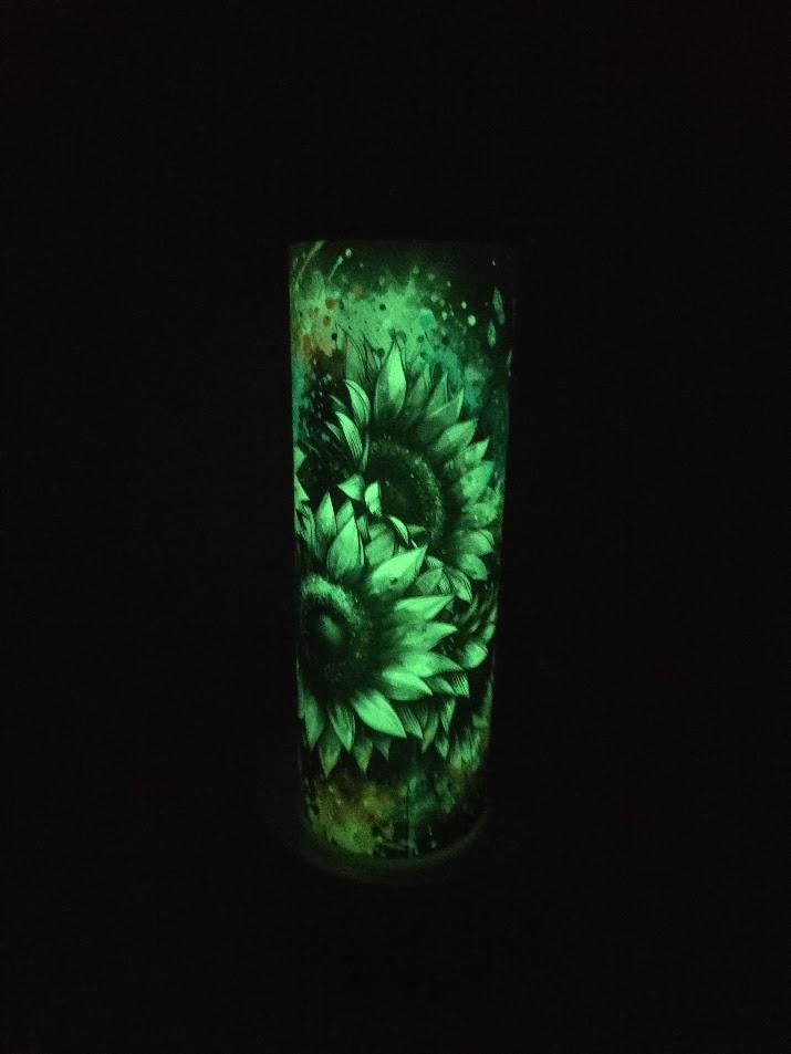 Image of Glow-in-the-Dark Sunflower 20oz Tumbler – Because Your Drinks Deserve a Little Nightlife!