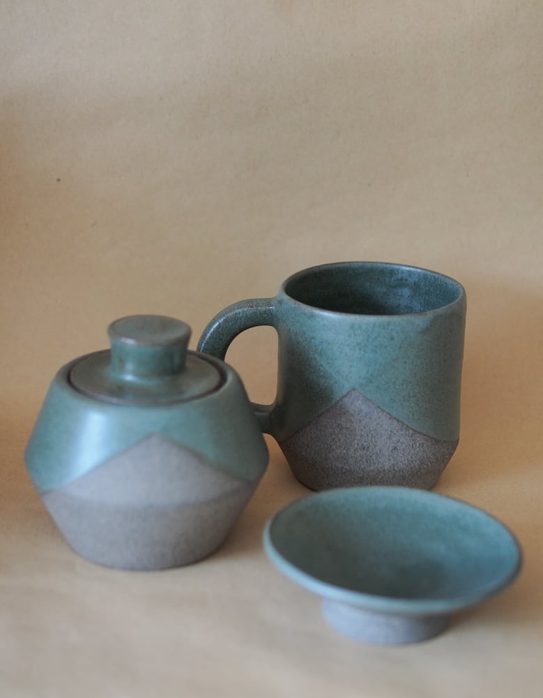 Image of Lidded jar - Pōuriuri