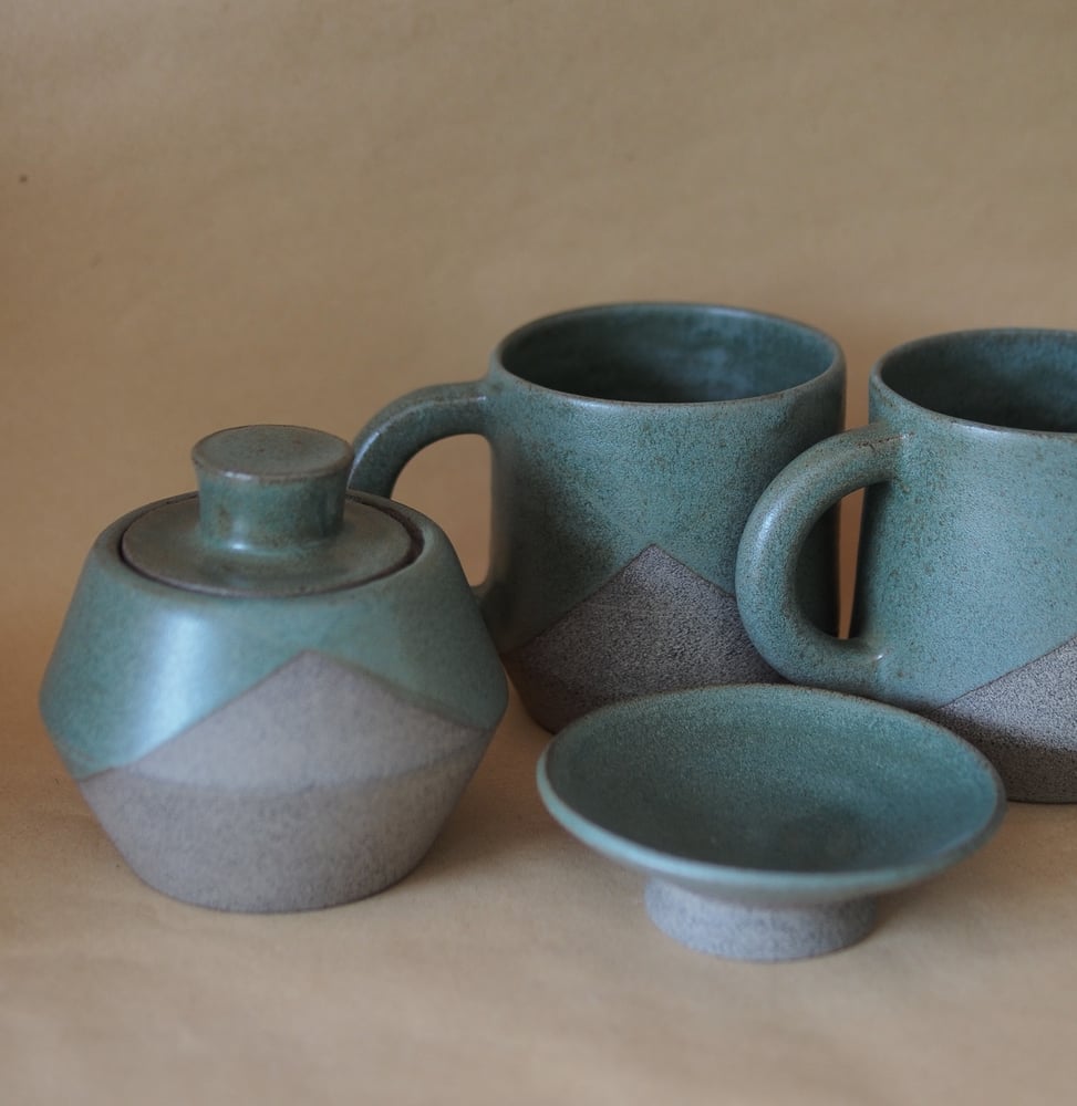 Image of Lidded jar - Pōuriuri