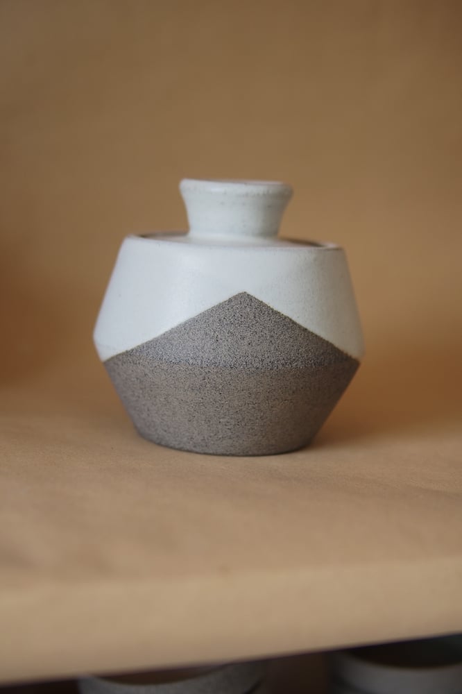 Image of Lidded jar - Muka