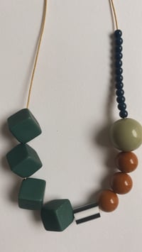 Image 3 of GARGANTILLA MINT BROWN CIRCUS 2