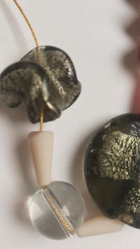 Image 4 of GARGANTILLA RED PINK GLASS