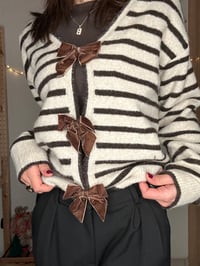 Image 3 of Maglioncino con fiocchi 