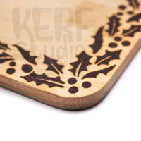 Image 3 of Magyal mintás vágódeszka | Holly pattern cutting board
