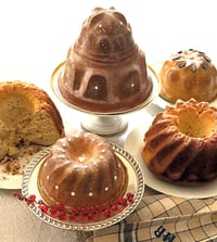 Image 2 of Kouglof « étoilé » haut factice en papier mâché