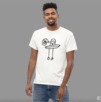 Image 2 of Tacita Extraterrestre sobre t-shirt blanca