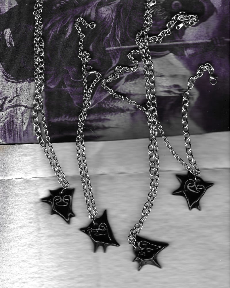 Image of 3T3RNAL NECKLAC3