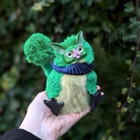 Image 1 of Emerald Ruffled Gribblegruff