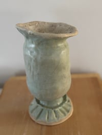 Image 9 of Large vase: 9"