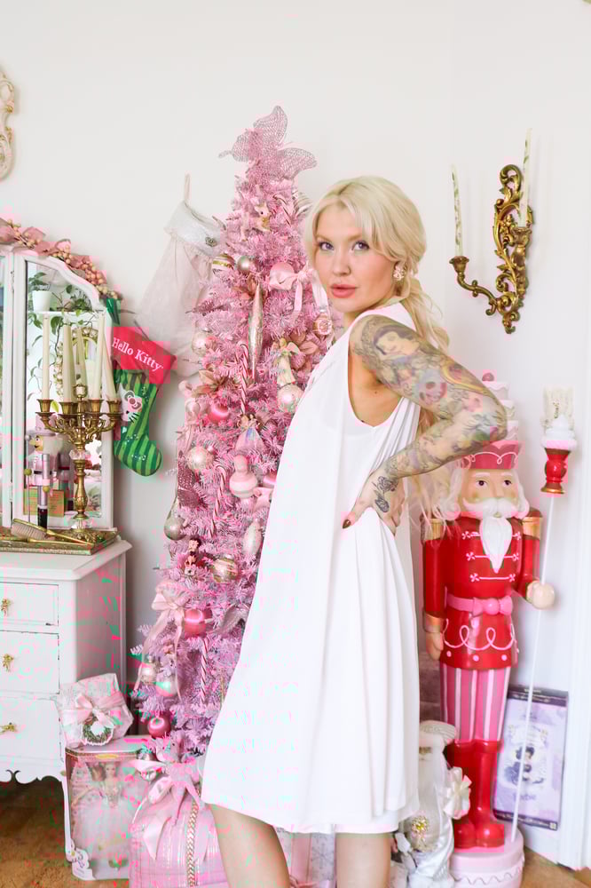 Image of Vintage 1960s Lorraine Pale Pink Button Up Nightgown (Large)