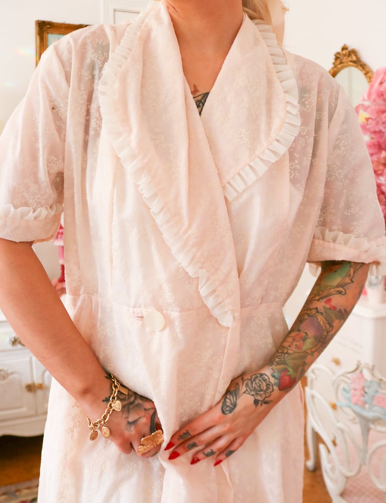 Image of Vintage 1950s Floor Length Rhapsody Springtime Angel Dressing Gown (Medium)