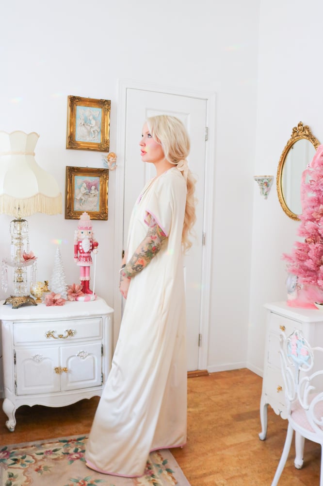 Image of RARE Vintage Designer Bill Tice Open Robe with Calla Lily  Embroidery Details (Large)