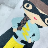 Image 13 of Sonajero Bebé personajes – Muñeco Suave con Personajes Ilustrados