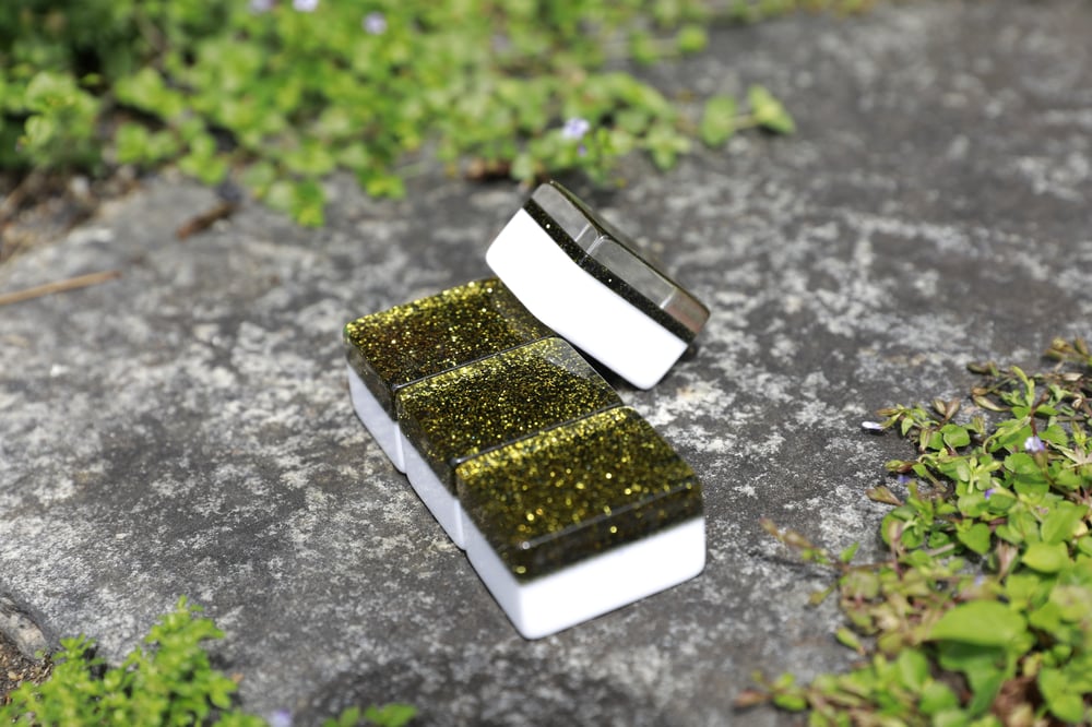 Image of A1 Crystal Black Gold