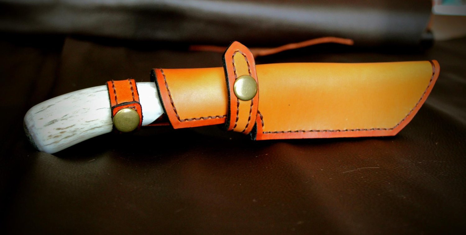 Image of Go Mai Cable Damascus Gut Hook knife