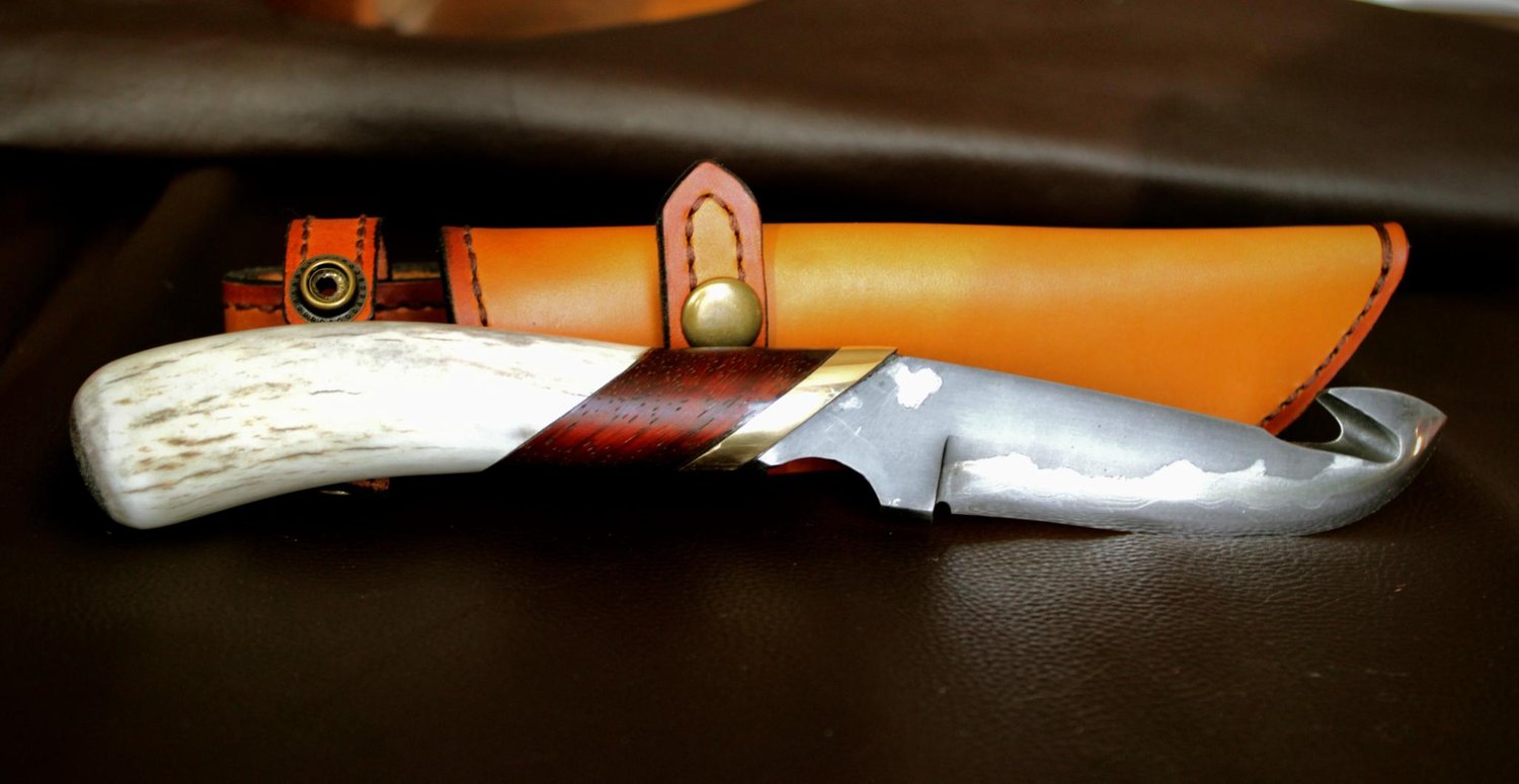 Image of Go Mai Cable Damascus Gut Hook knife