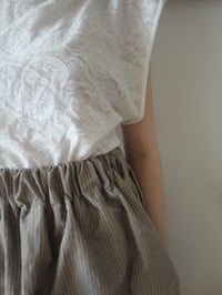 Image 2 of floral cotton-silk jersey TOP // sleeveless, raw cut