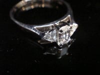 Image 3 of MODERN PLATINUM EMERALD CUT DIAMOND RING 0.50CT +