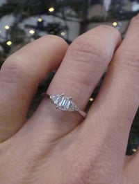 Image 4 of MODERN 9CT WHITE GOLD EMERALD CUT DIAMOND RING 0.30CT