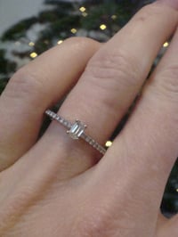 Image 5 of MODERN 9CT WHITE GOLD EMERALD CUT DIAMOND RING 0.30CT